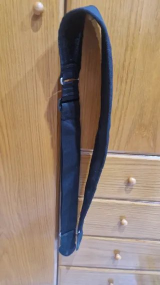 Correa de guitarra OQAN negra