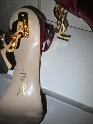 Sandalias Saint Laurent Oro y Rojo