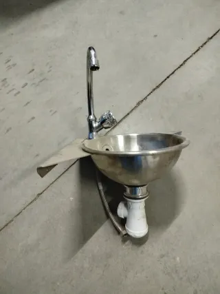 Lavabo o fregadera pequeño metal congrifoaceroinox