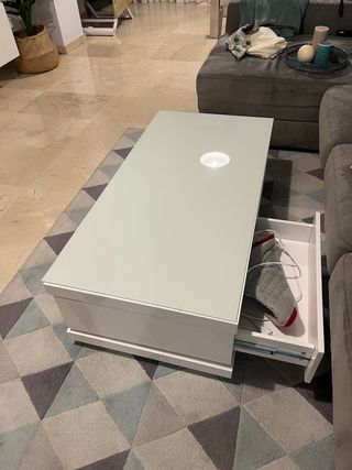 Mesa de centro moderna blanca con cristal