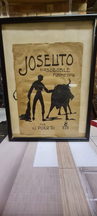 Láminas enmarcadas, acuarelas, pinturas al carbón