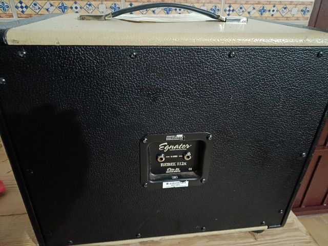 Pantalla Egnater Rebel 112x