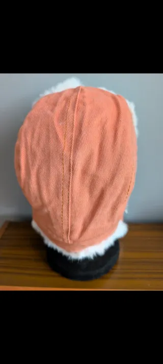 Gorro de invierno naranja mandarina con orejeras