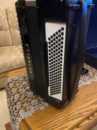 Acordeón Estrella 120