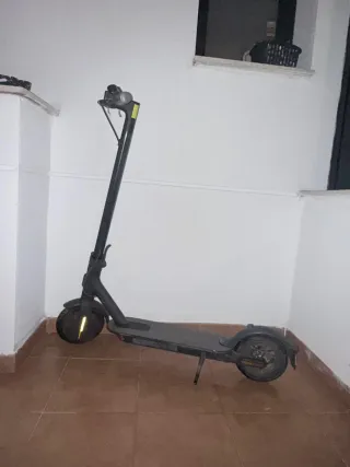 2 Patinetes Eléctricos ZWheel y Xiaomi