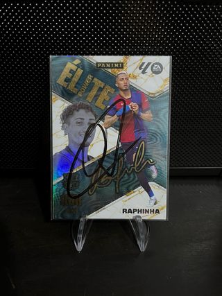 Cromo firmado por Raphinha Panini Elite Power