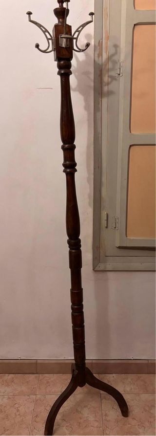 Perchero de madera antiguo