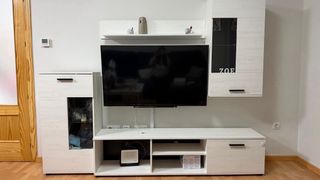 Mueble TV moderno blanco y madera