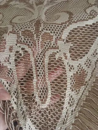 Mantón/Pico Beige y ocre dorado