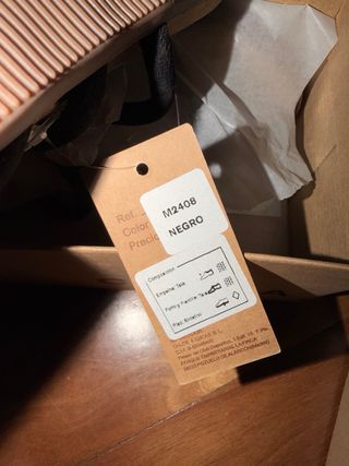 Sandalias Beige y Negras