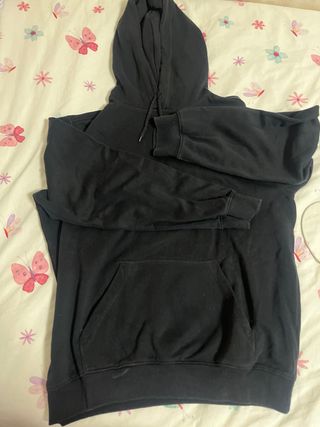 Sudadera con capucha negra