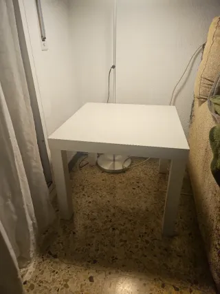 Mesa auxiliar blanca Ikea