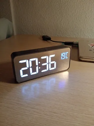 Reloj Digital Negro y Plateado