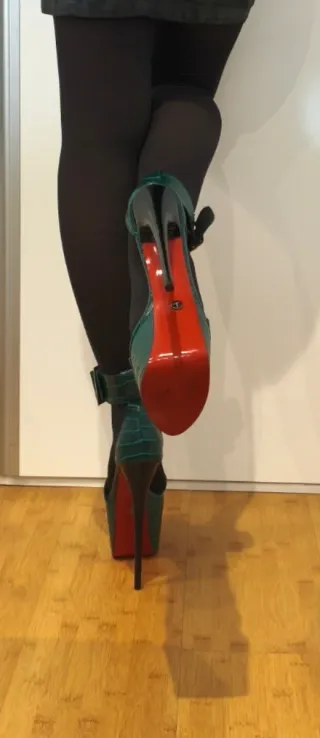 Tacones altos verdes Tajna