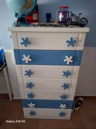 Cama infantil con cajones