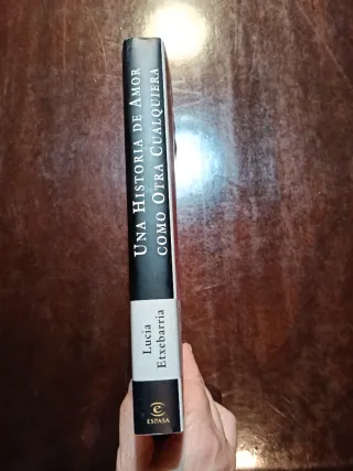 Una Historia De Amor Como Otra Cualquiera / A L...