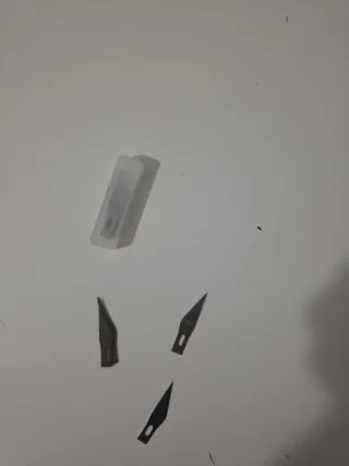 8 lame di ricambio per coltellino