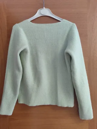 Jersey verde menta cuello pico