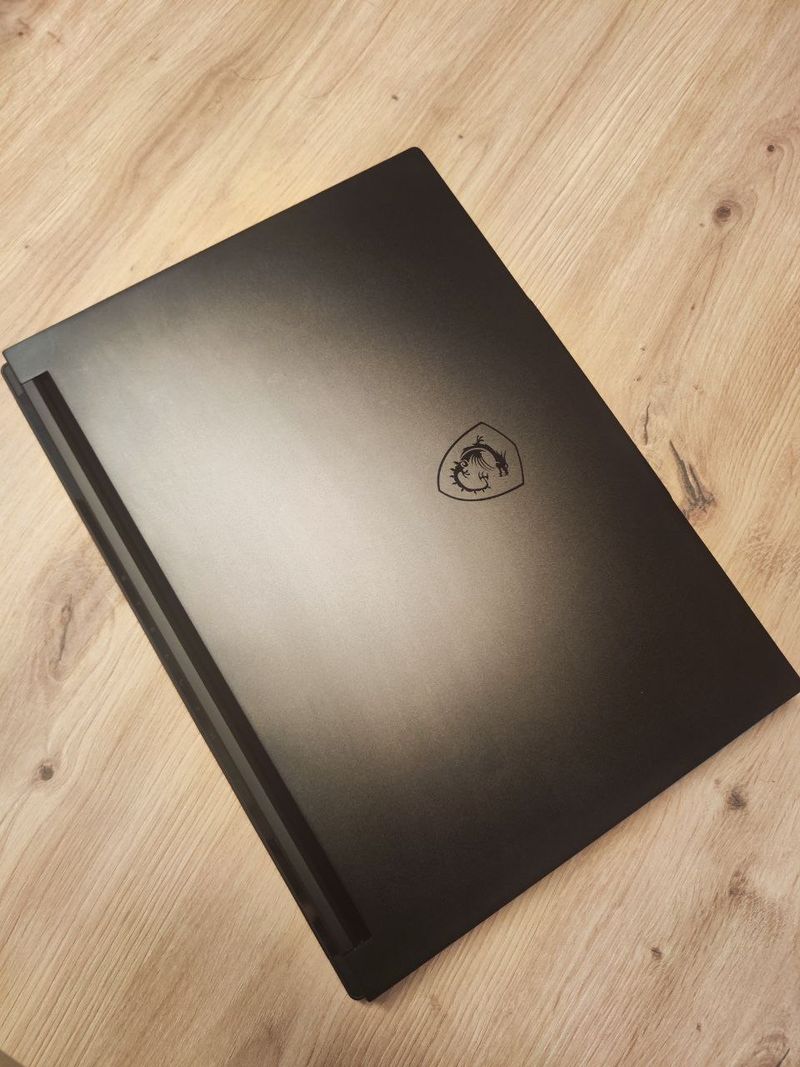 MSI Stealth 16 AI Ultra 9 285H 3TB 32GB RTX5070