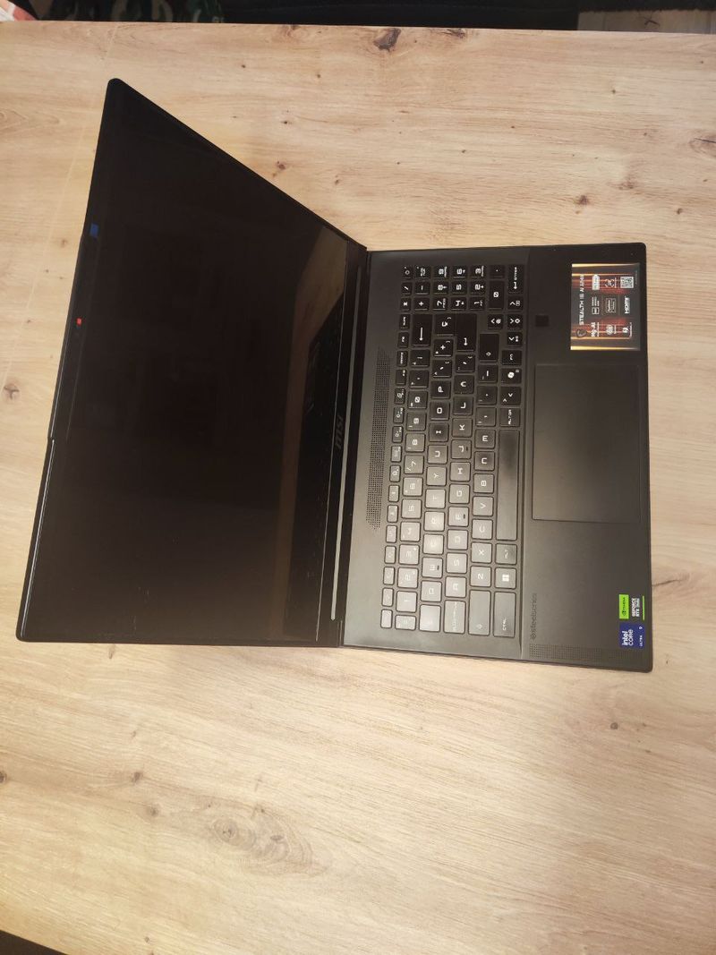 MSI Stealth 16 AI Ultra 9 285H 3TB 32GB RTX5070 afbeelding 5