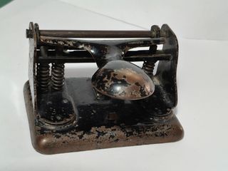 Perforadora Imperial antigua