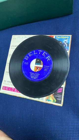 Vinilo Single Juanita Reina Soltera Yo No Me Quedo
