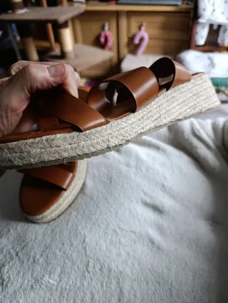 Sandalias plataforma camel talla 40 sin estrenar