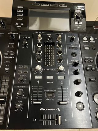 Pioneer XDJ-RX2 DJ Controller