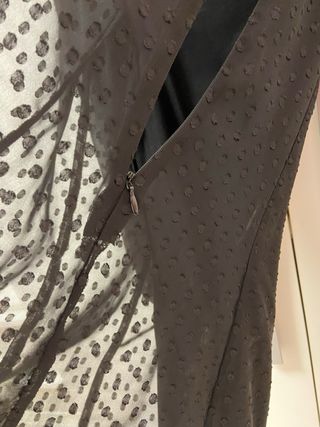 Vestido negro mangas transparentes