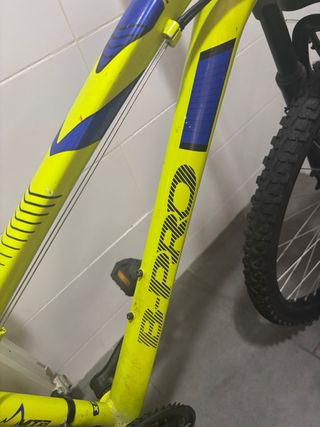 Bicicleta B-PRO amarilla