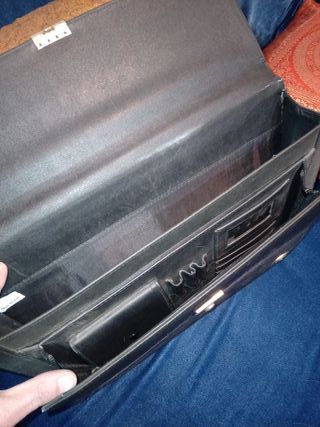 Maletín de piel negro para caballero