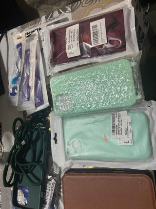 Pack 7 fundas para móvil y correas de smartwhatch