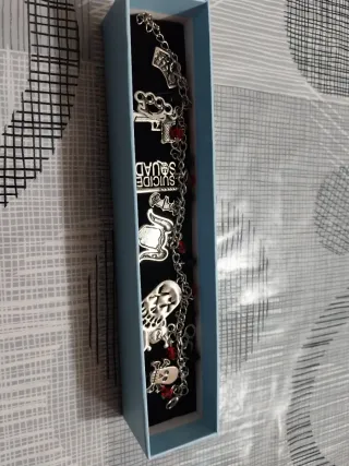 Pulsera Suicide Squad con dijes