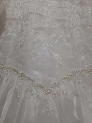 Elegante vestito da comunione bianco
