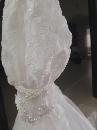 Elegante vestito da comunione bianco