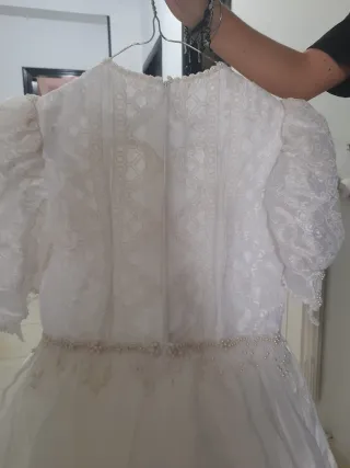 Elegante vestito da comunione bianco