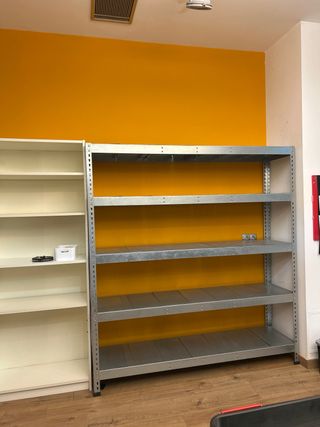 Estantería industrial metálica