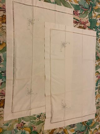 Coppia federe ricamate