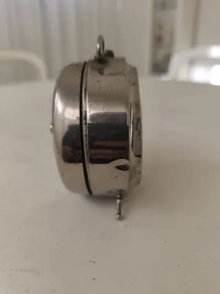 Antiguo despertador mecánico JAZ