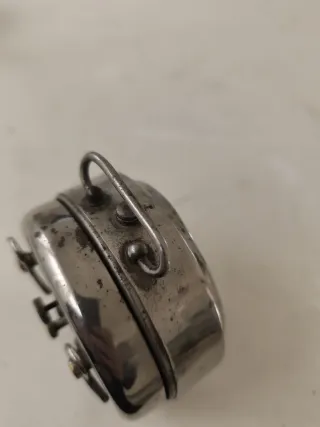 Antiguo despertador mecánico JAZ