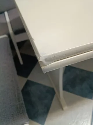 Mesa de cocina con banco y 3 sillas