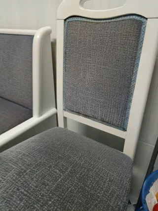 Mesa de cocina con banco y 3 sillas