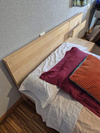 Estructura cama madera con mesilla