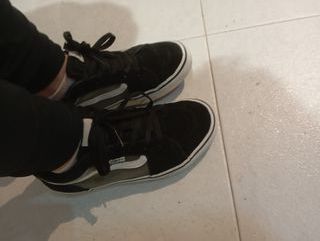 Zapatillas Vans Talla 36 Negras y Rojas