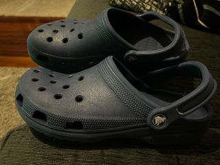 CROCS AZULES numero 41-42