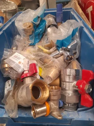 Legrand Interruptores y Componentes Eléctricos