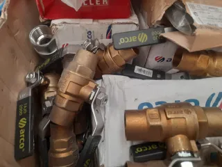 Legrand Interruptores y Componentes Eléctricos