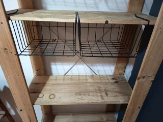 Estantería de madera