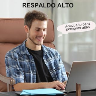 Sillón de salón con marco de madera