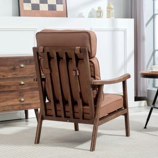 Sillón de salón con marco de madera